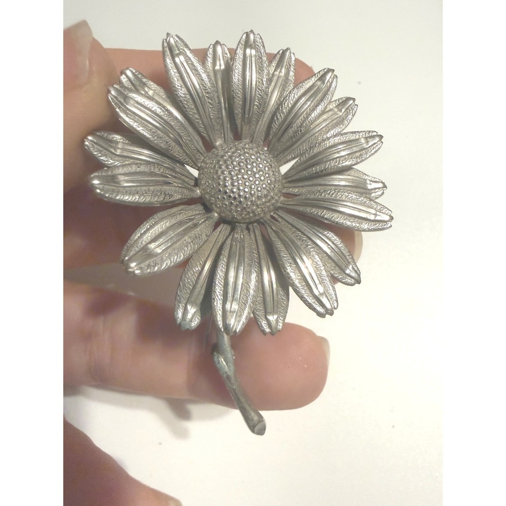 Vintage EISENBERG Silver Tone Daisy Flower Brooch Pin Textured Botanical 1960s